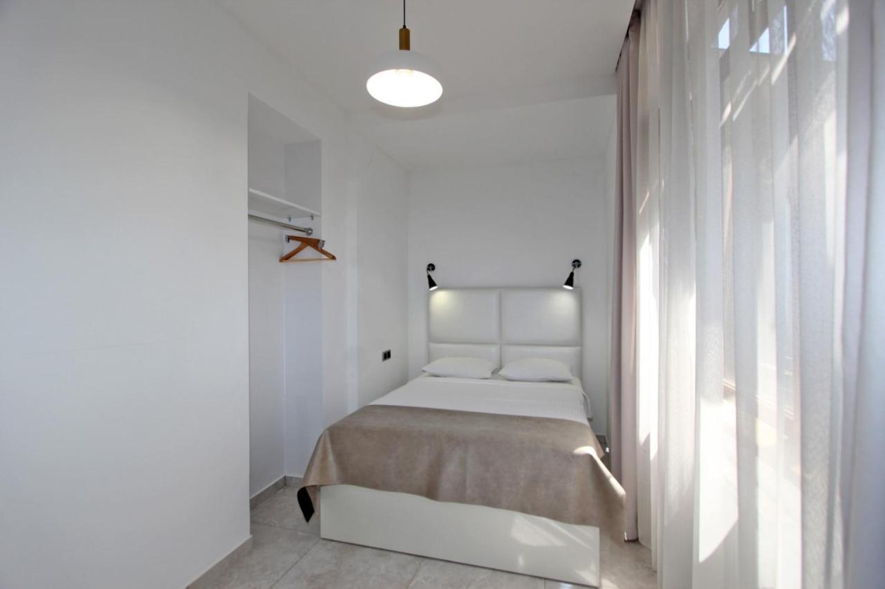 Appartment Lux, 2 Bedroom Erevan Exterior foto